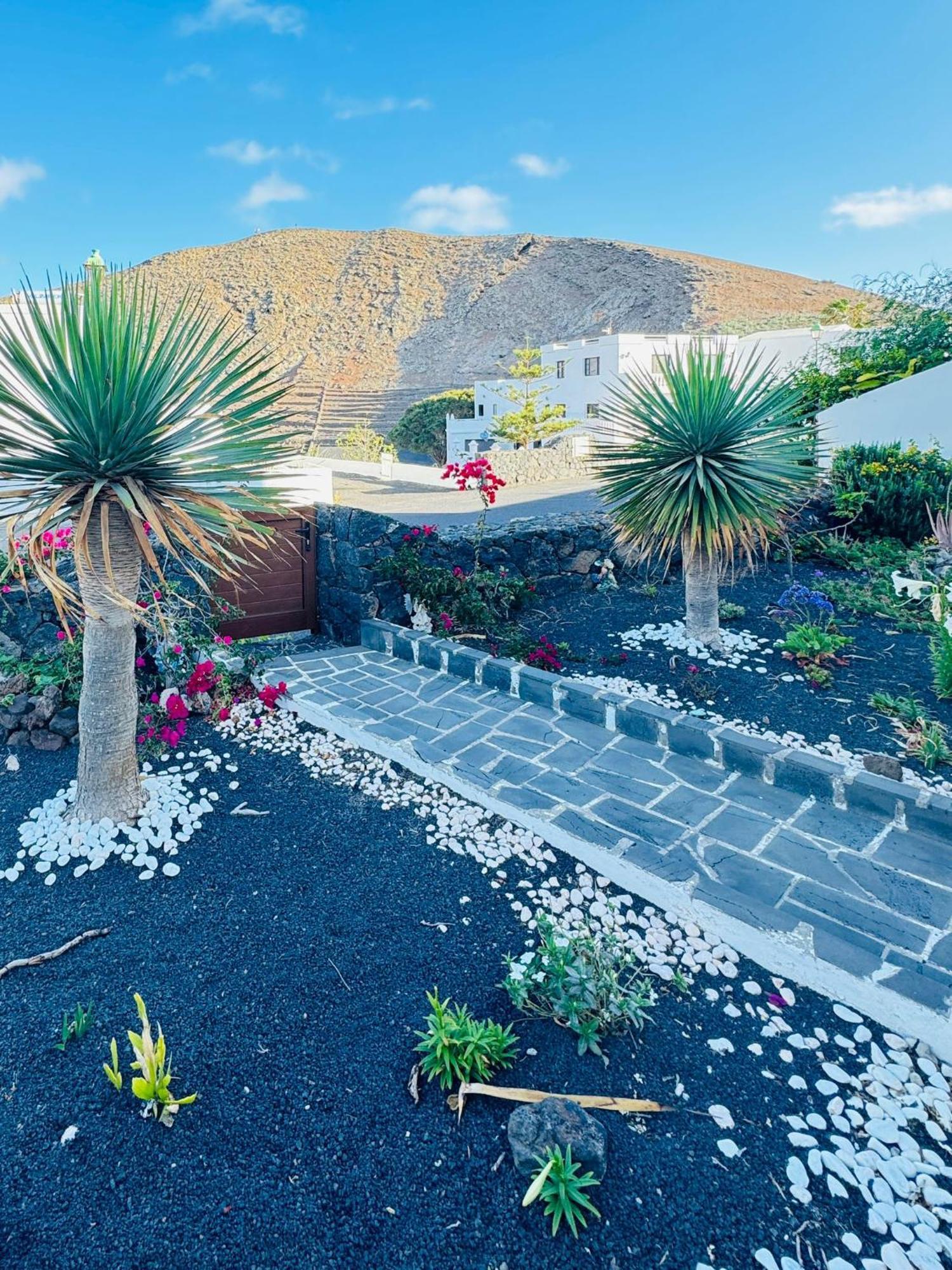 Casa Rural Yeyo En El Crater Del Volcan Тингуатон Экстерьер фото